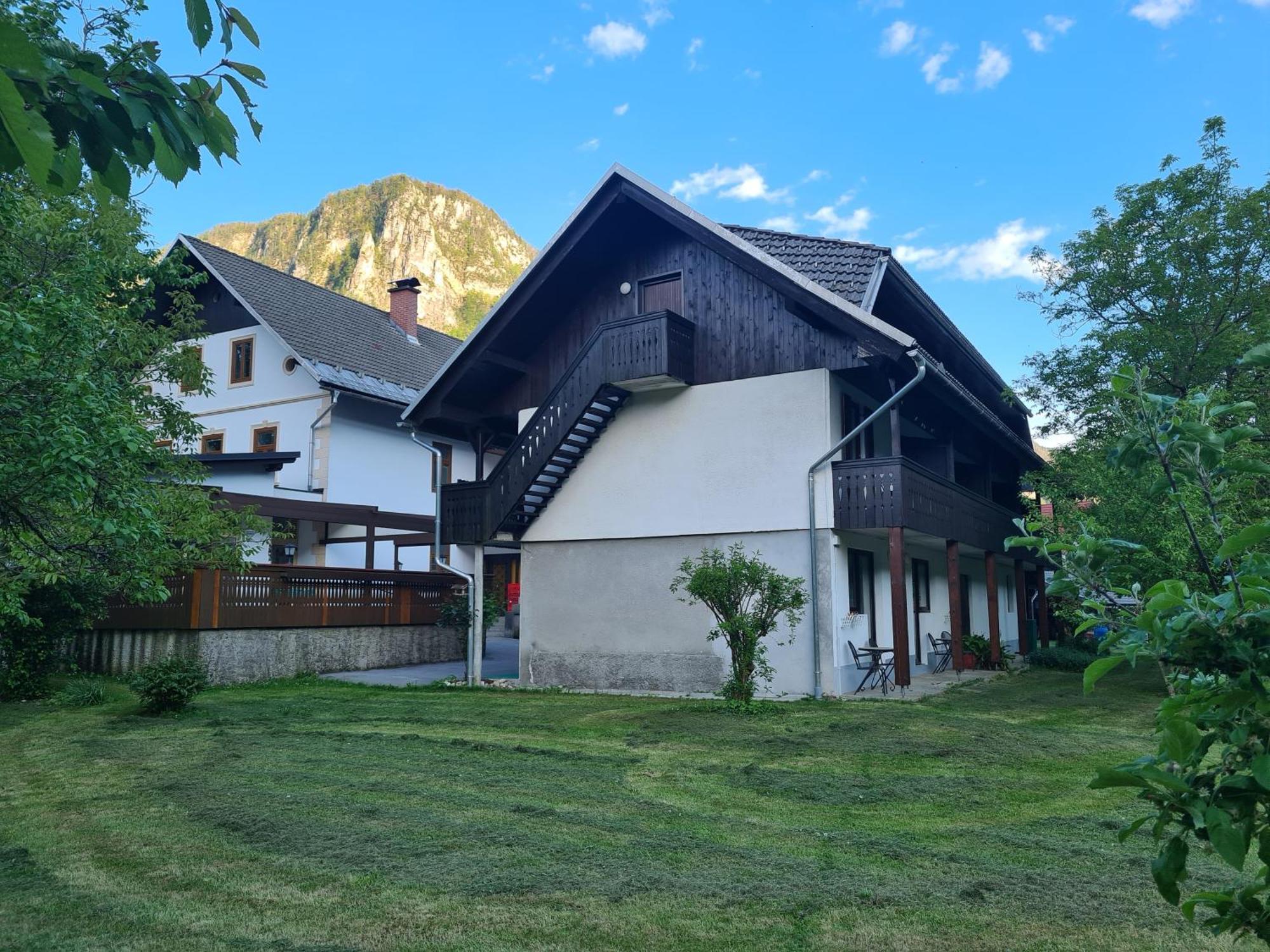 Gostilna Batist Bed & Breakfast โบฮินิสกา เบลา ภายนอก รูปภาพ