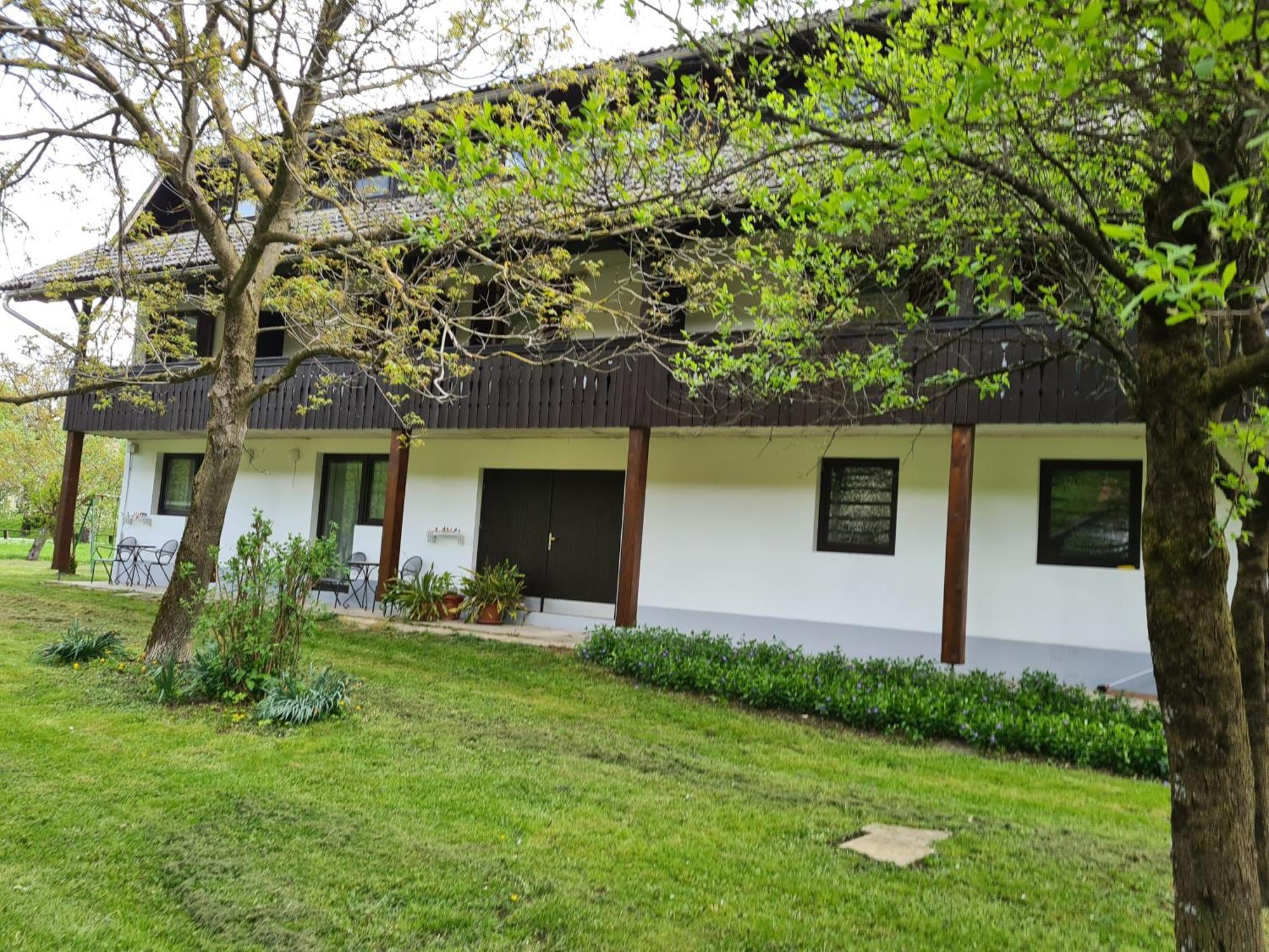 Gostilna Batist Bed & Breakfast โบฮินิสกา เบลา ภายนอก รูปภาพ